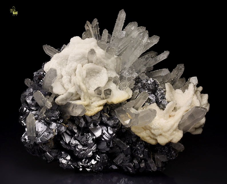 new find - GALENA SPINEL LAW TWIN, flowers CALCITE, QUARTZ