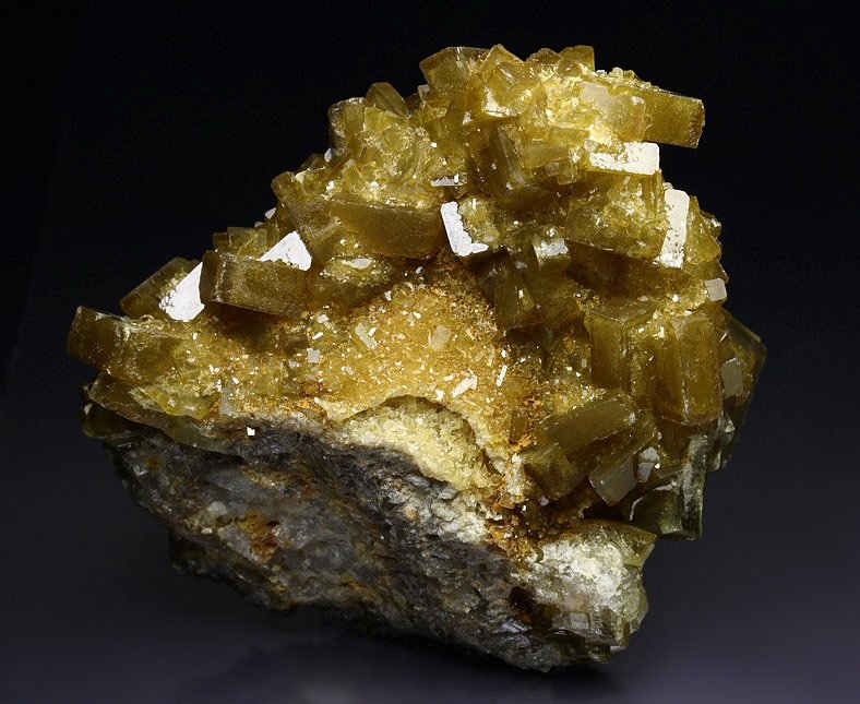 new find - BARYTE with phantoms