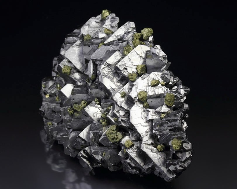 new find - GALENA - SPINEL LAW TWIN, CHALCOPYRITE