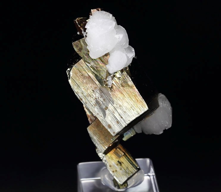 PYRITE, CALCITE - floater