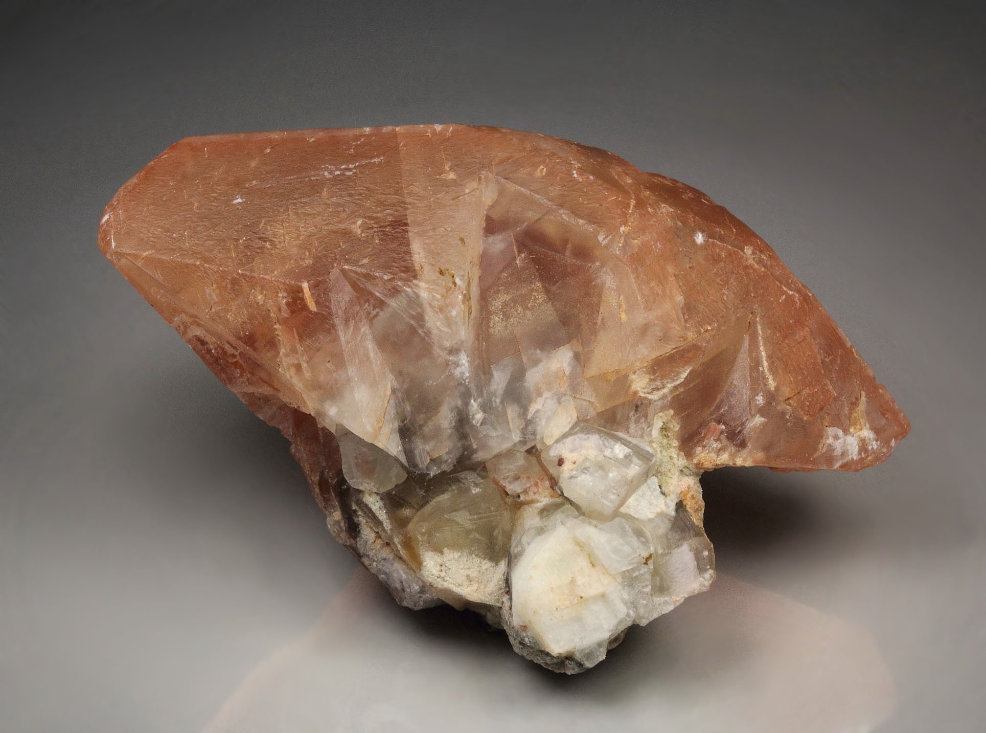 twinned CALCITE with HEMATITE inclusions