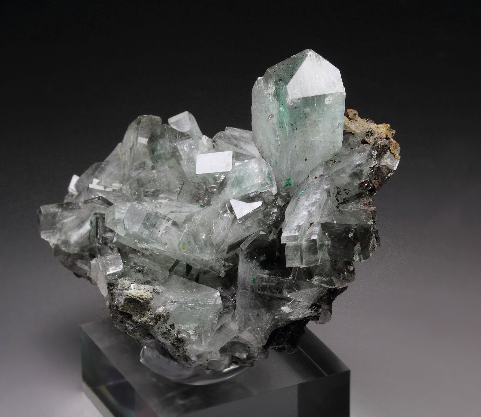 BARYTE with  MALACHITE inclusions
