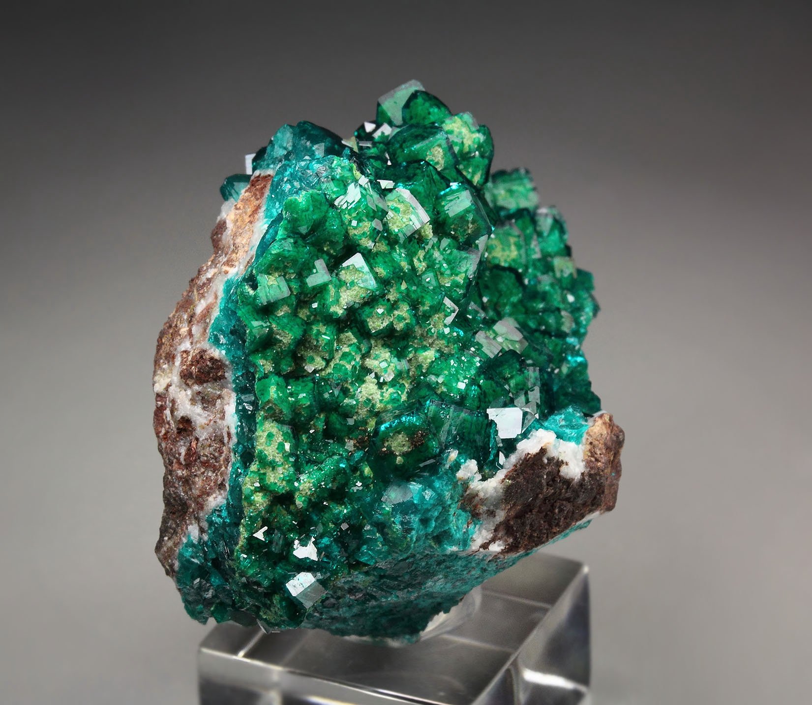 gemmy DIOPTASE with DUFTITE inclusions, CALCITE 