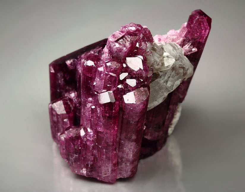 Quebul Fine Minerals / Archive - gem TOURMALINE var. ELBAITE, QUARTZ