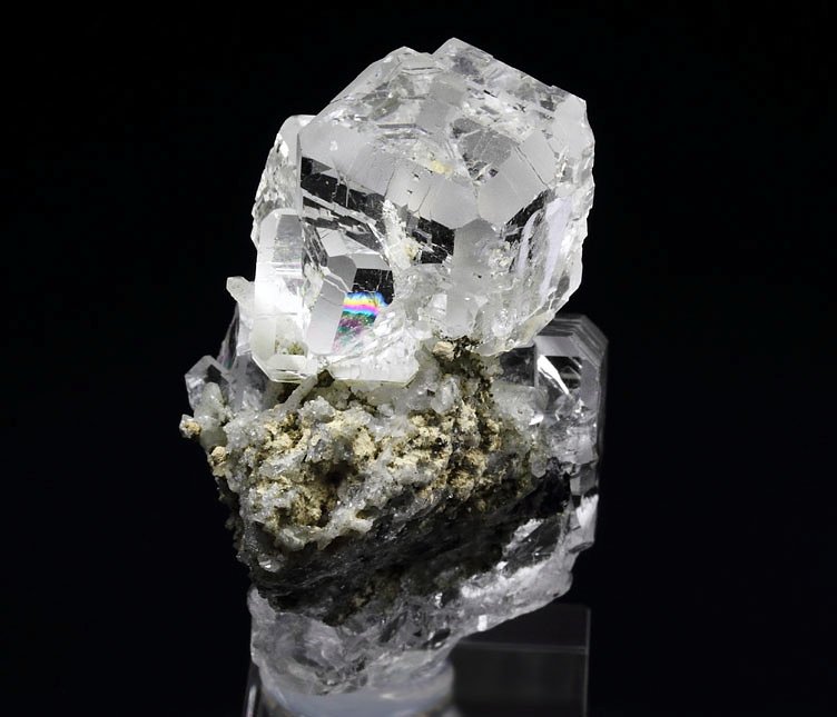 water-clear FLUORITE impaled with QUARTZ