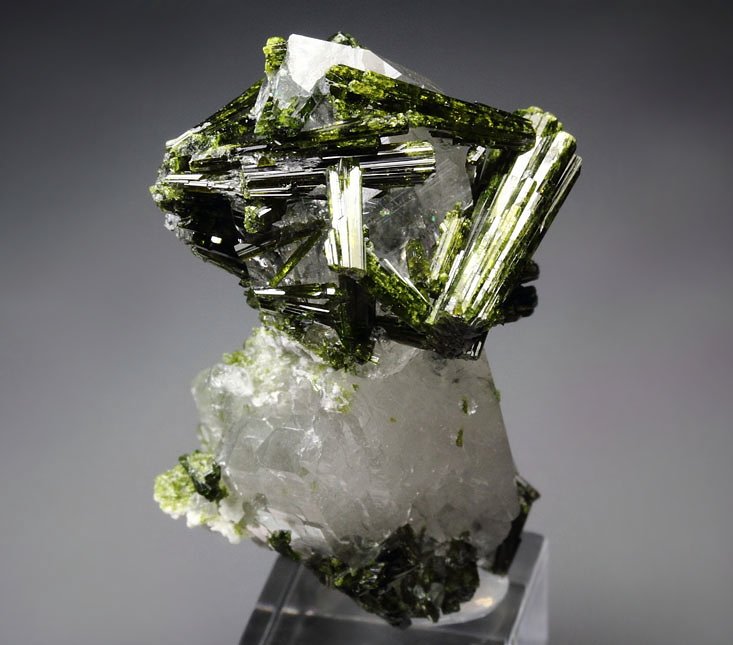 new find - EPIDOTE, QUARTZ