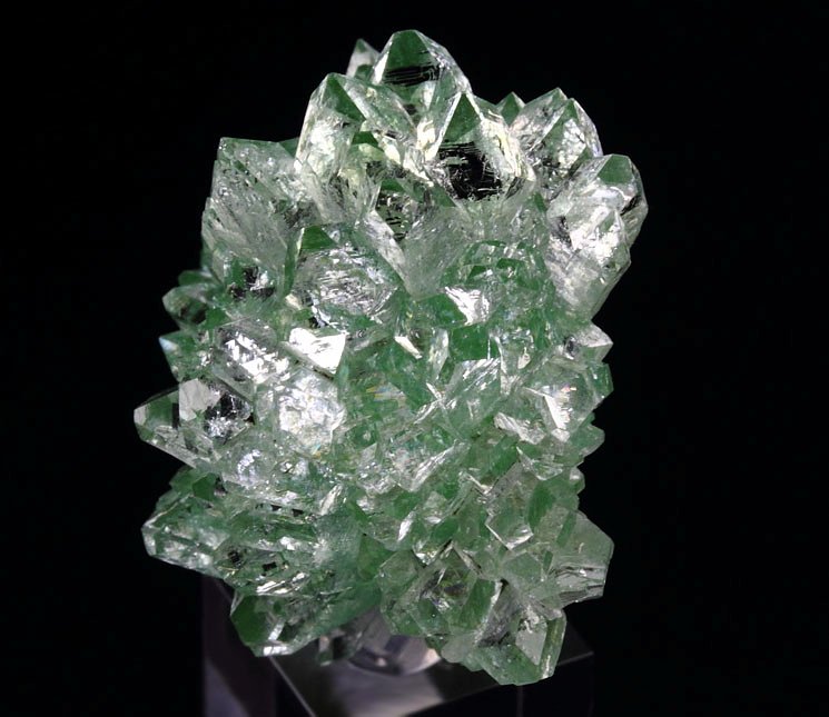 gem FLUORAPOPHYLLITE-(K)