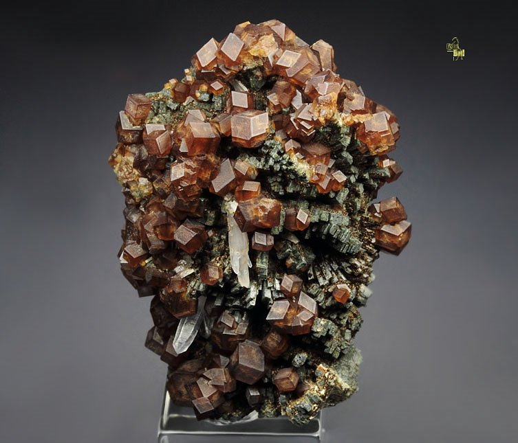 GARNET var. ANDRADITE, QUARTZ, HEDENBERGITE