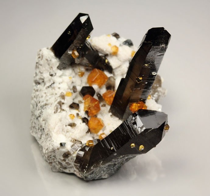 gem GARNET var. SPESSARTINE, QUARTZ var. SMOKY