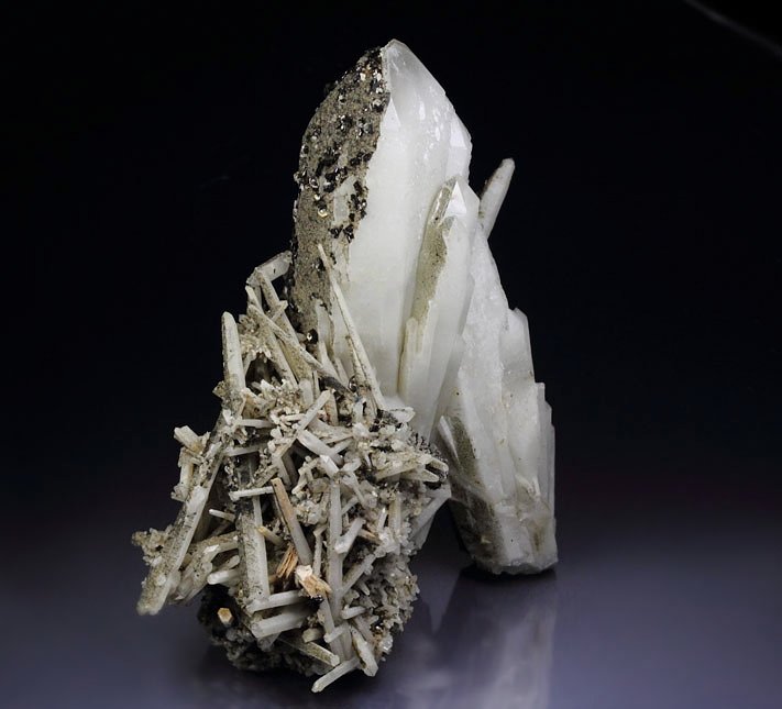 QUARTZ, PYRRHOTITE 