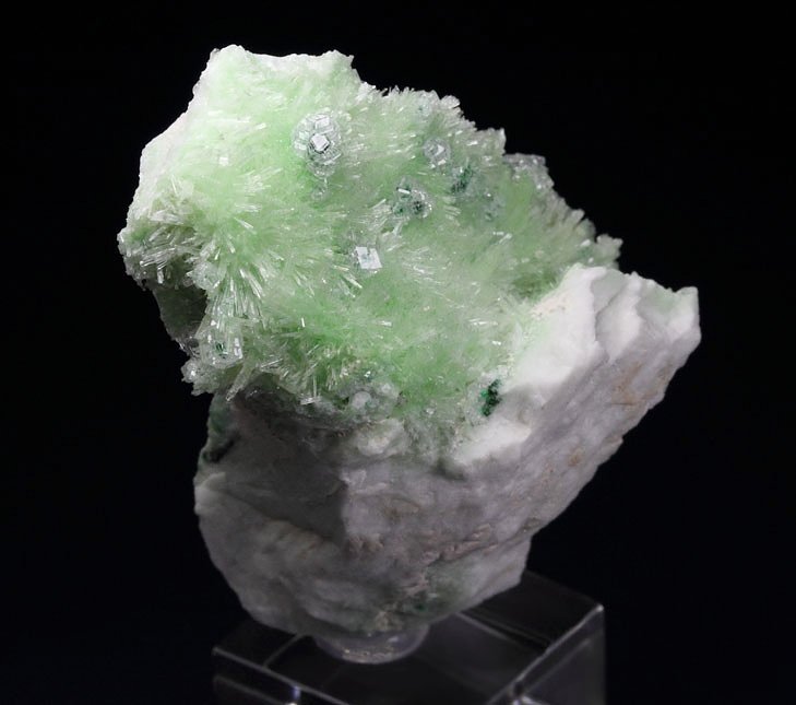 colorless gem GARNET var. GROSSULAR with GREEN CHROMIAN PHANTOMS, DIOPSIDE