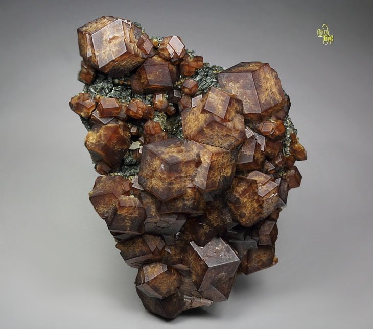 GARNET var. ANDRADITE, HEDENBERGITE