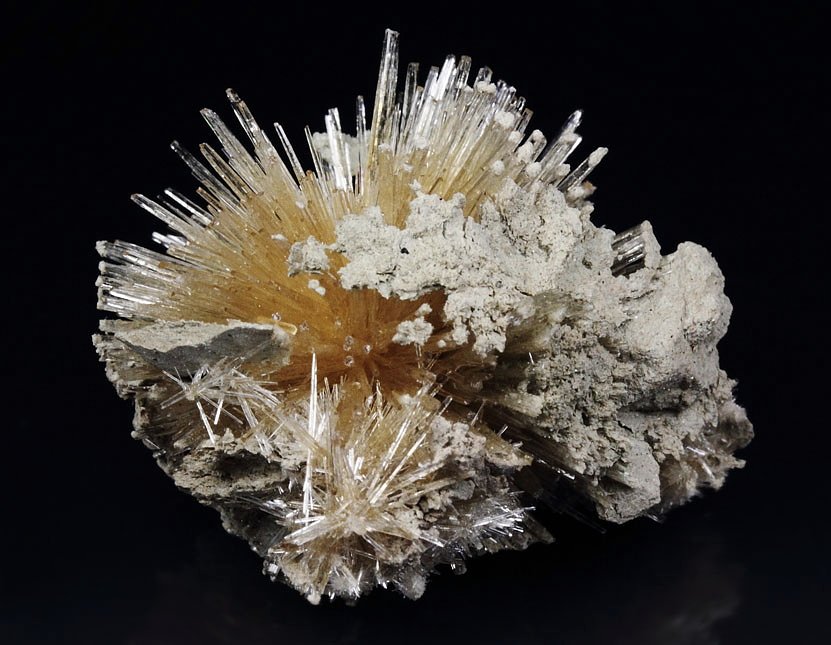 Карбонат кальция в природе встречается в виде. Карбонат кальция минерал. Стронцианит минерал. Ватерит арагонит кальцит. Кристаллики карбоната кальция.