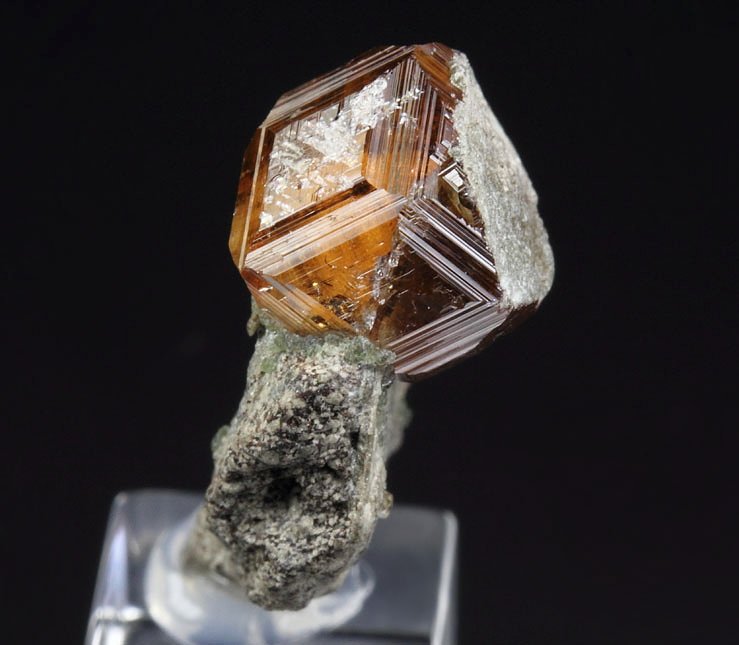 gem GARNET var. GROSSULAR