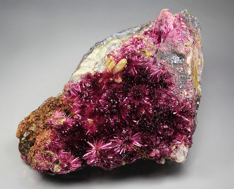 ERYTHRITE, PHLOGOPITE, QUARTZ