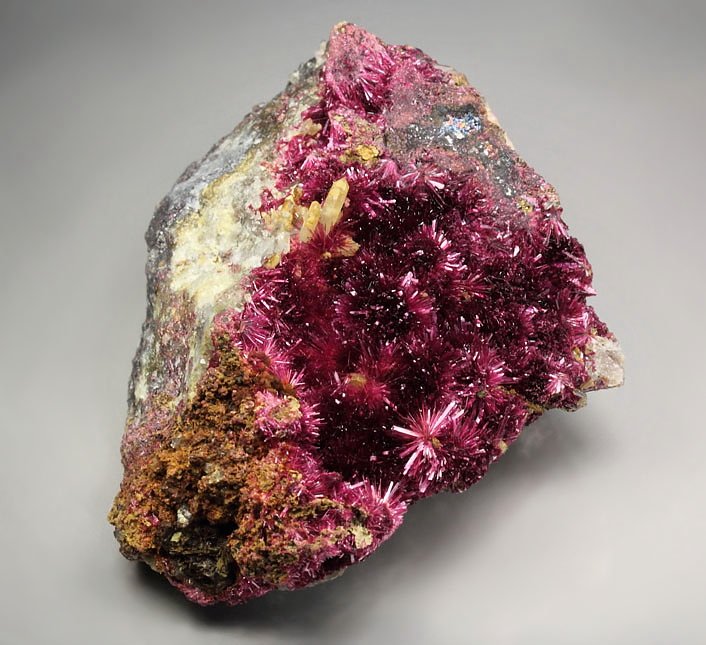 ERYTHRITE, PHLOGOPITE, QUARTZ