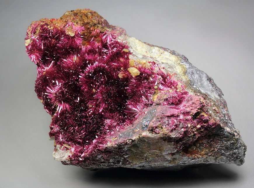 ERYTHRITE, PHLOGOPITE, QUARTZ