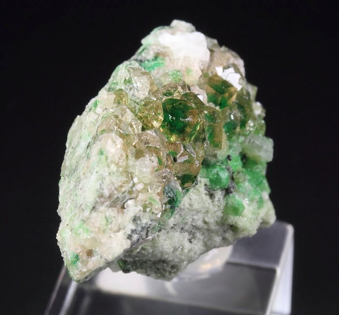 gem GARNET var. GROSSULAR with GREEN CHROMIAN PHANTOMS