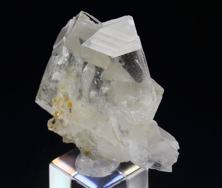 twinned DOLOMITE with  SVANBERGITE inclusions