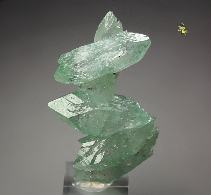 gemmy FLUORAPOPHYLLITE-(K)  bi-terminated