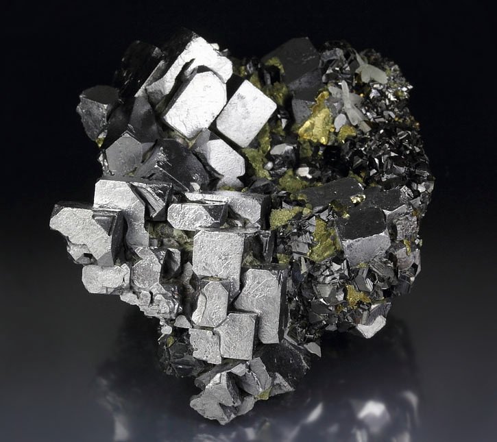 skeletal GALENA, CHALCOPYRITE, SPHALERITE, QUARTZ