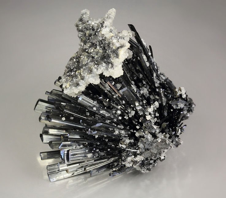 STIBNITE, SIDERITE