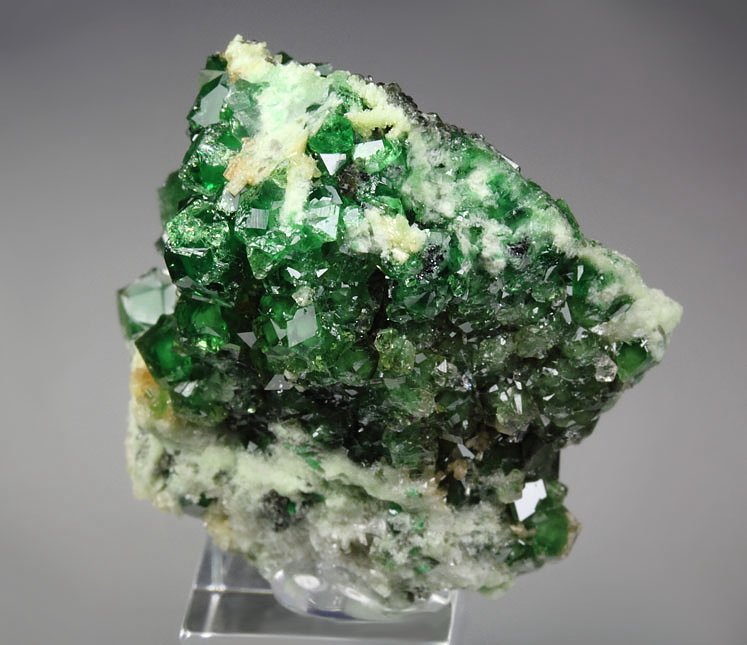 gem GARNET var. GROSSULAR var. CHROMIAN, CLINOCHLORE, DIOPSIDE