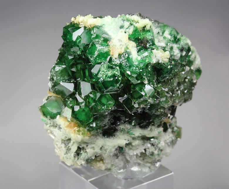 gem GARNET var. GROSSULAR var. CHROMIAN, CLINOCHLORE, DIOPSIDE