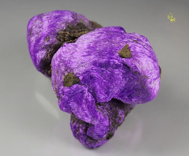 crystallized SUGILITE