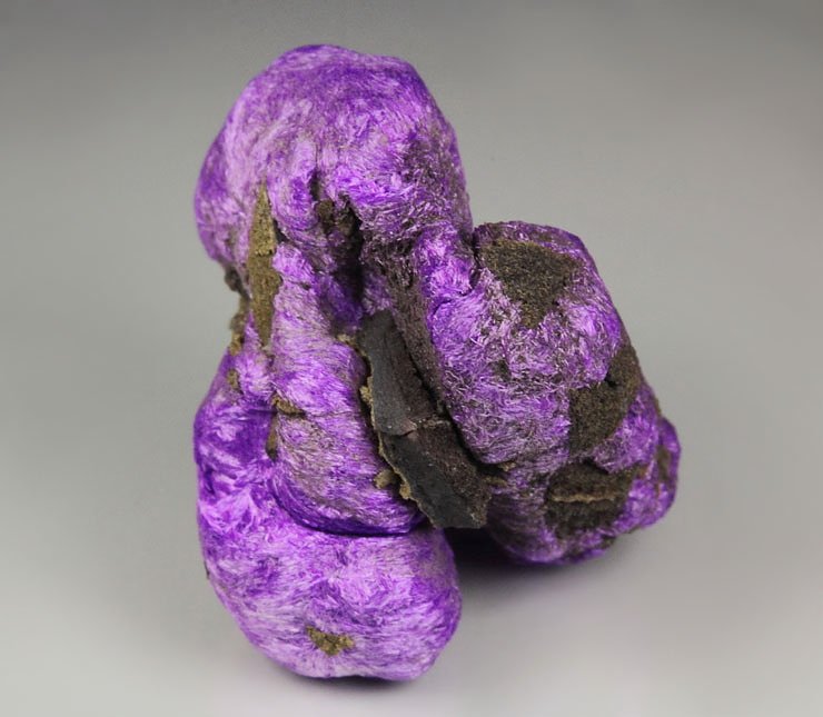 crystallized SUGILITE