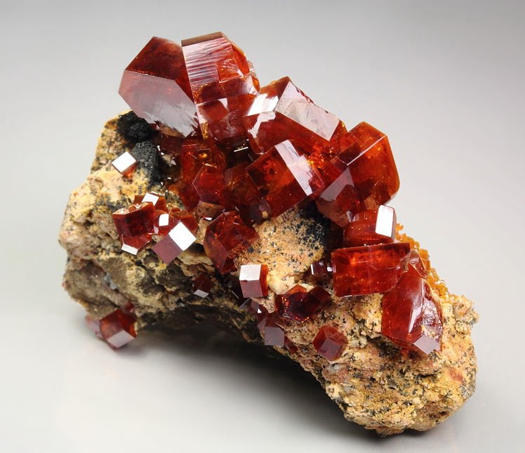 gemmy VANADINITE