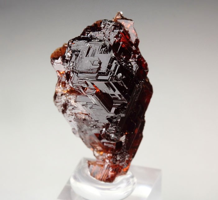 gem GARNET var. SPESSARTINE skeletal 