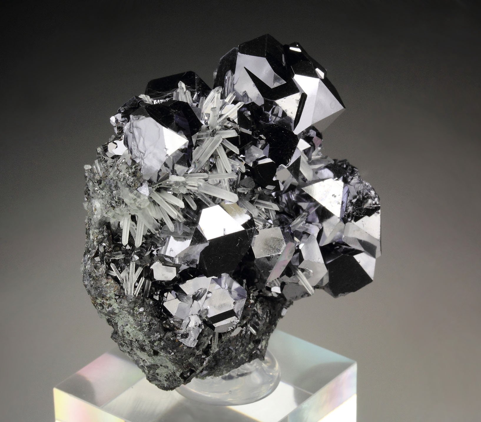 twinned GALENA, QUARTZ, SPHALERITE