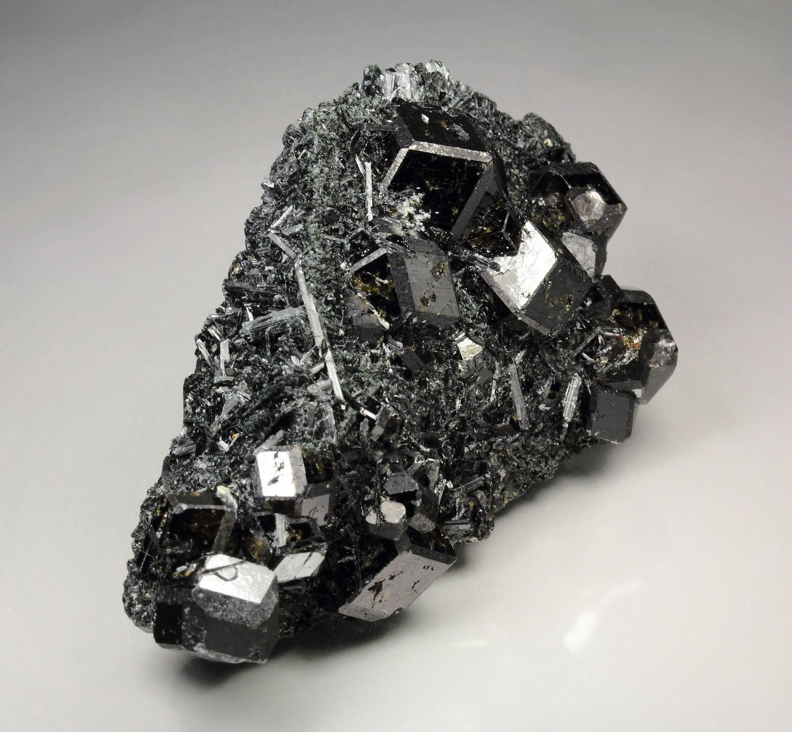 GARNET var. ANDRADITE var. MELANITE, EPIDOTE