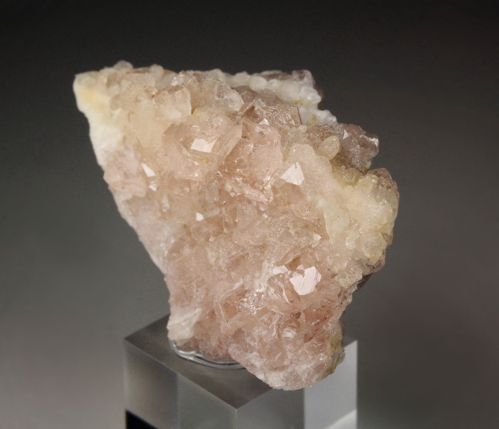 gem PINK GARNET var. GROSSULAR