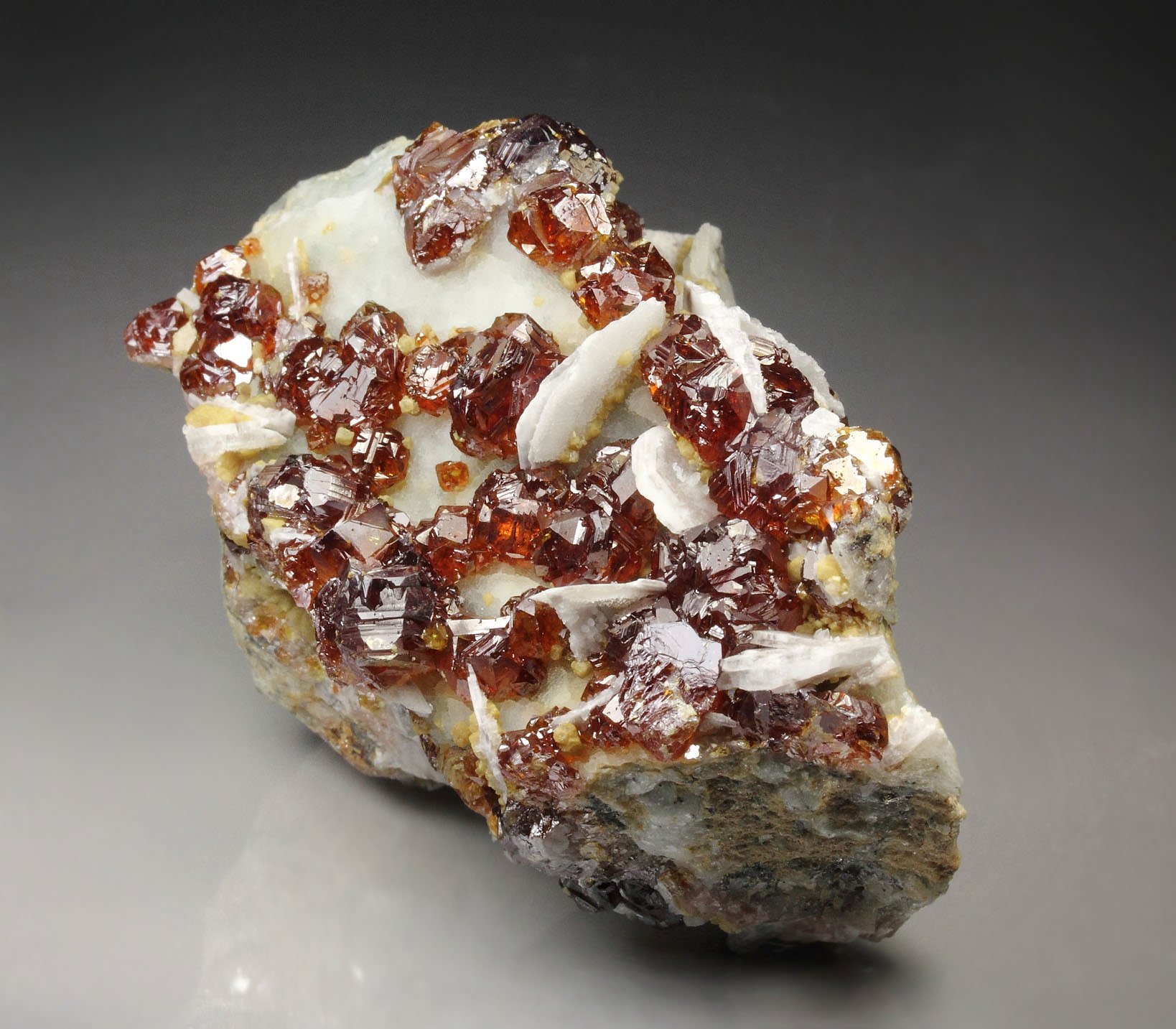 gem SPHALERITE, QUARTZ