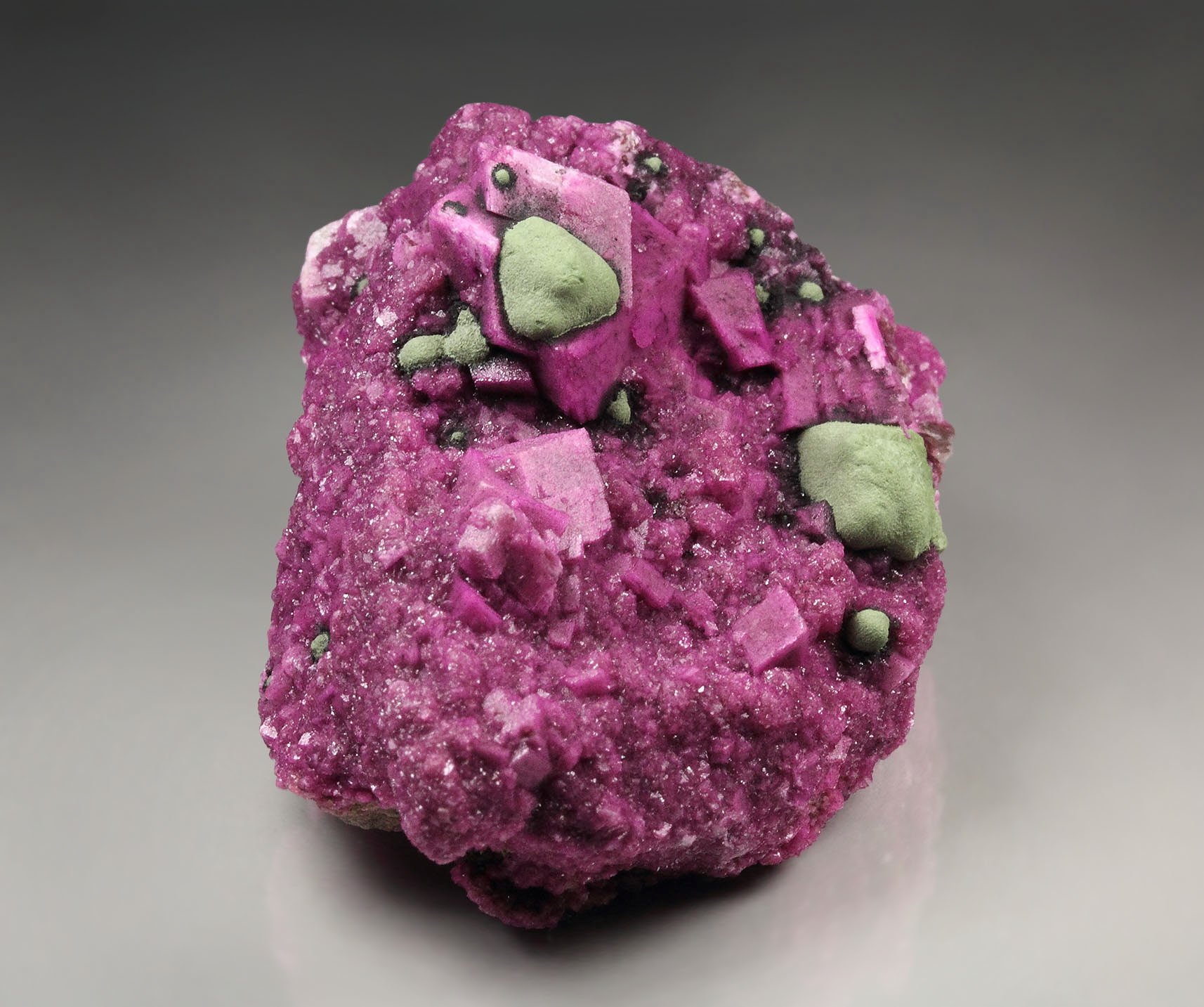 KOLWEZITE, DOLOMITE var. COBALTOAN DOLOMITE, CALCITE, HETEROGENITE