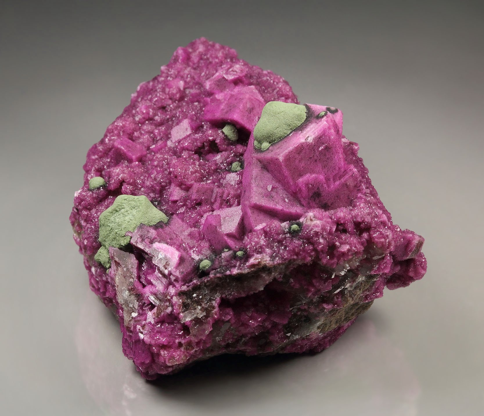 KOLWEZITE, DOLOMITE var. COBALTOAN DOLOMITE, CALCITE, HETEROGENITE