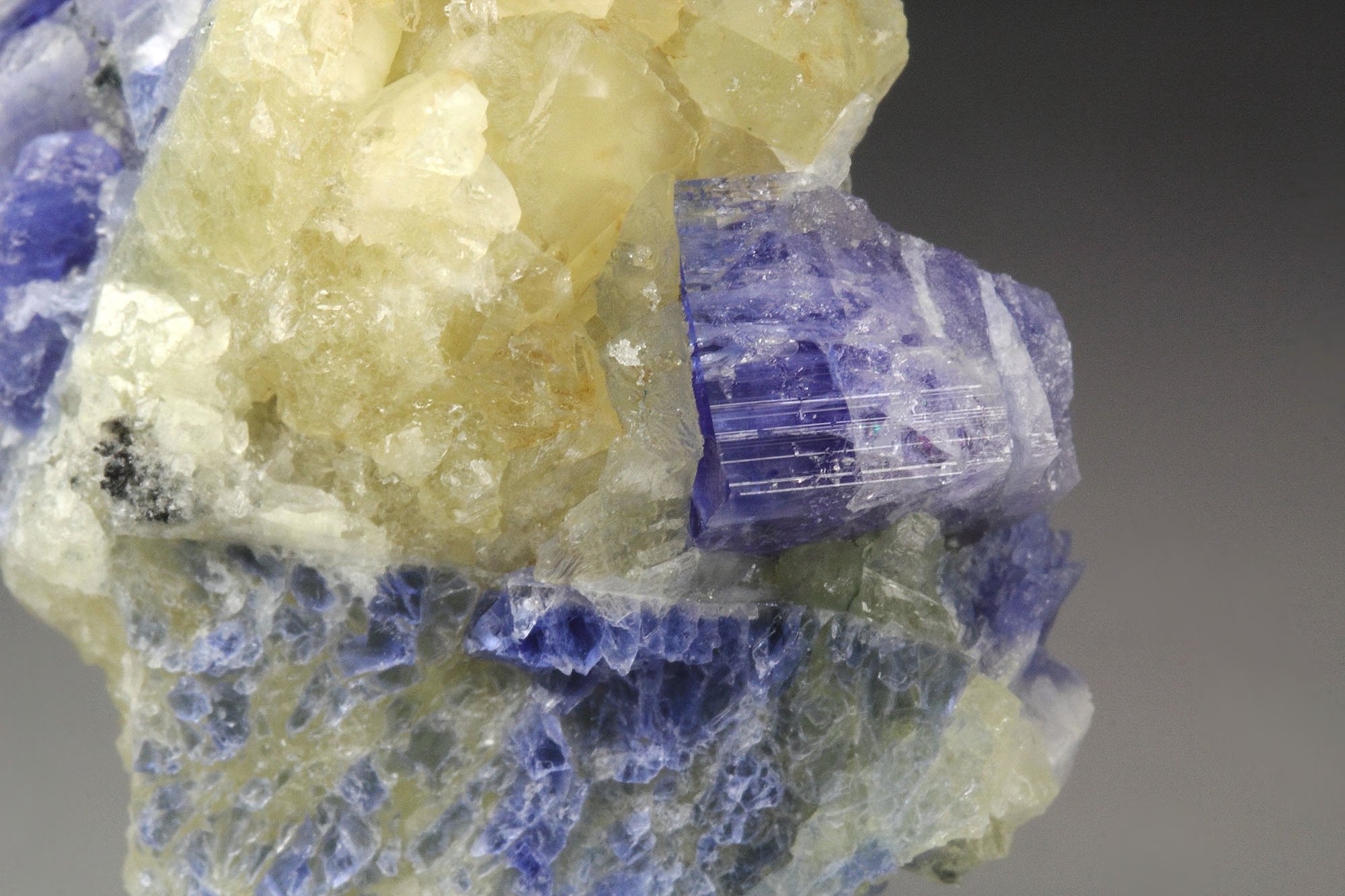 crystalised CARLETONITE, CALCITE