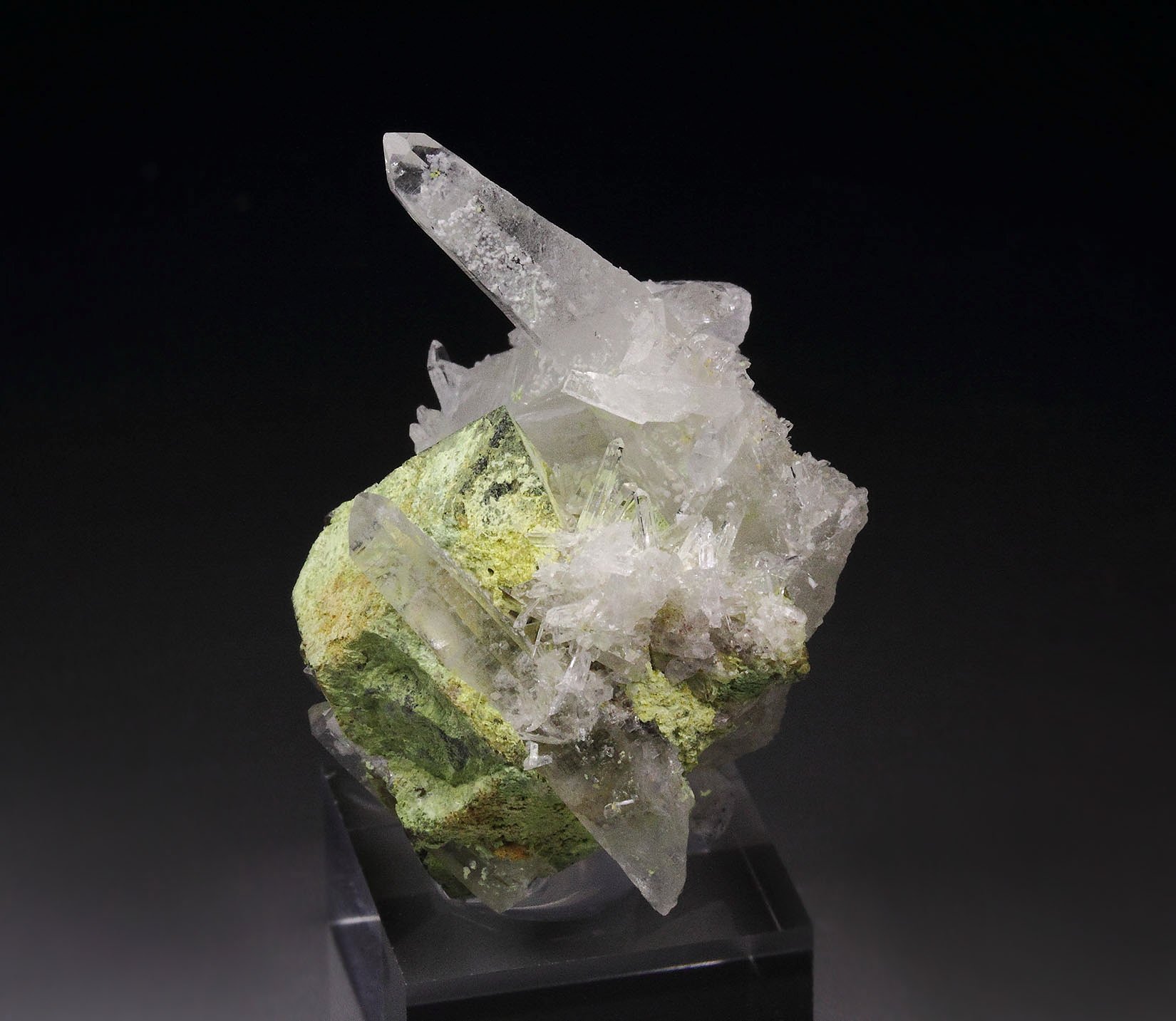 STOLZITE, SCHEELITE, QUARTZ