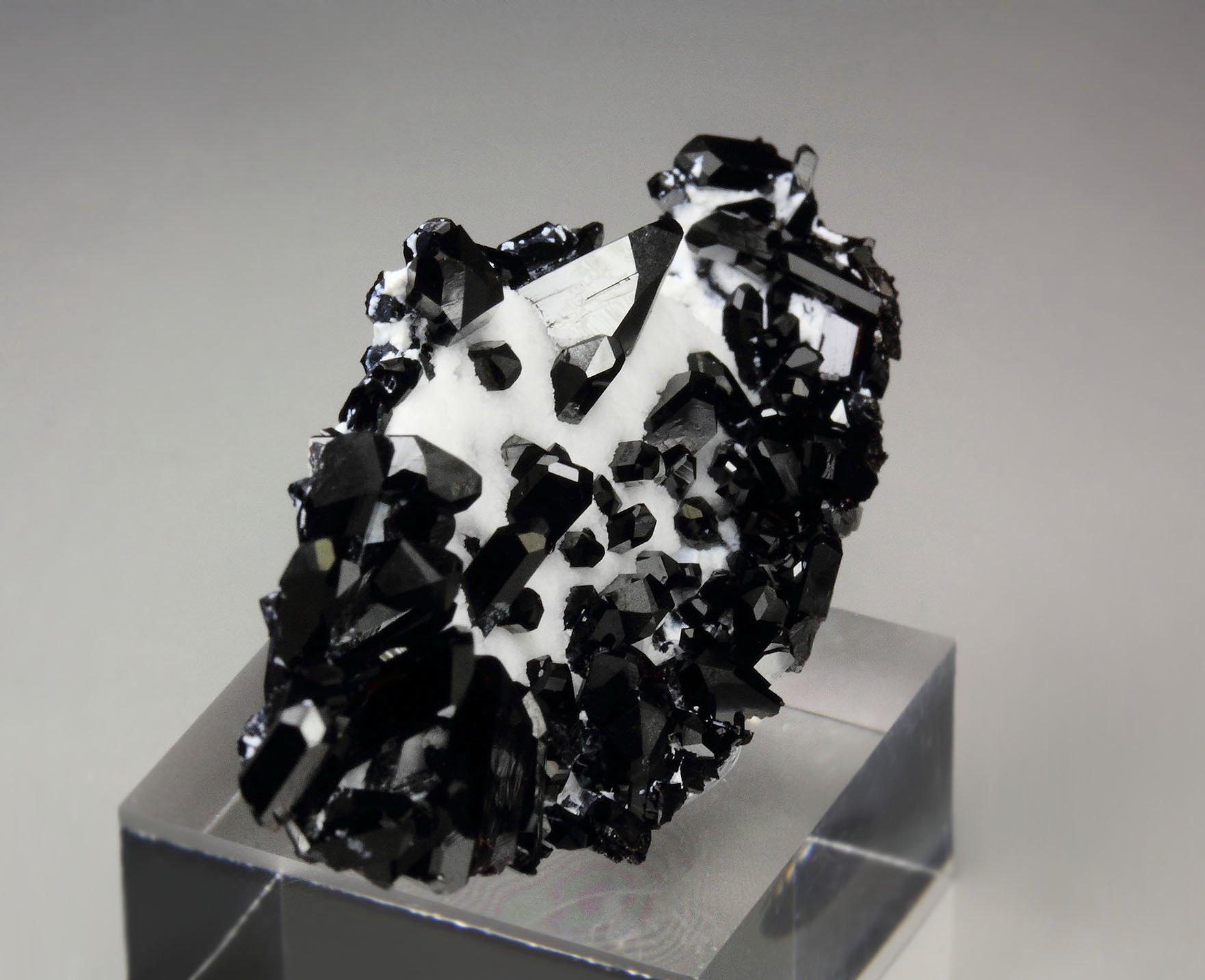 NEPTUNITE, NATROLITE