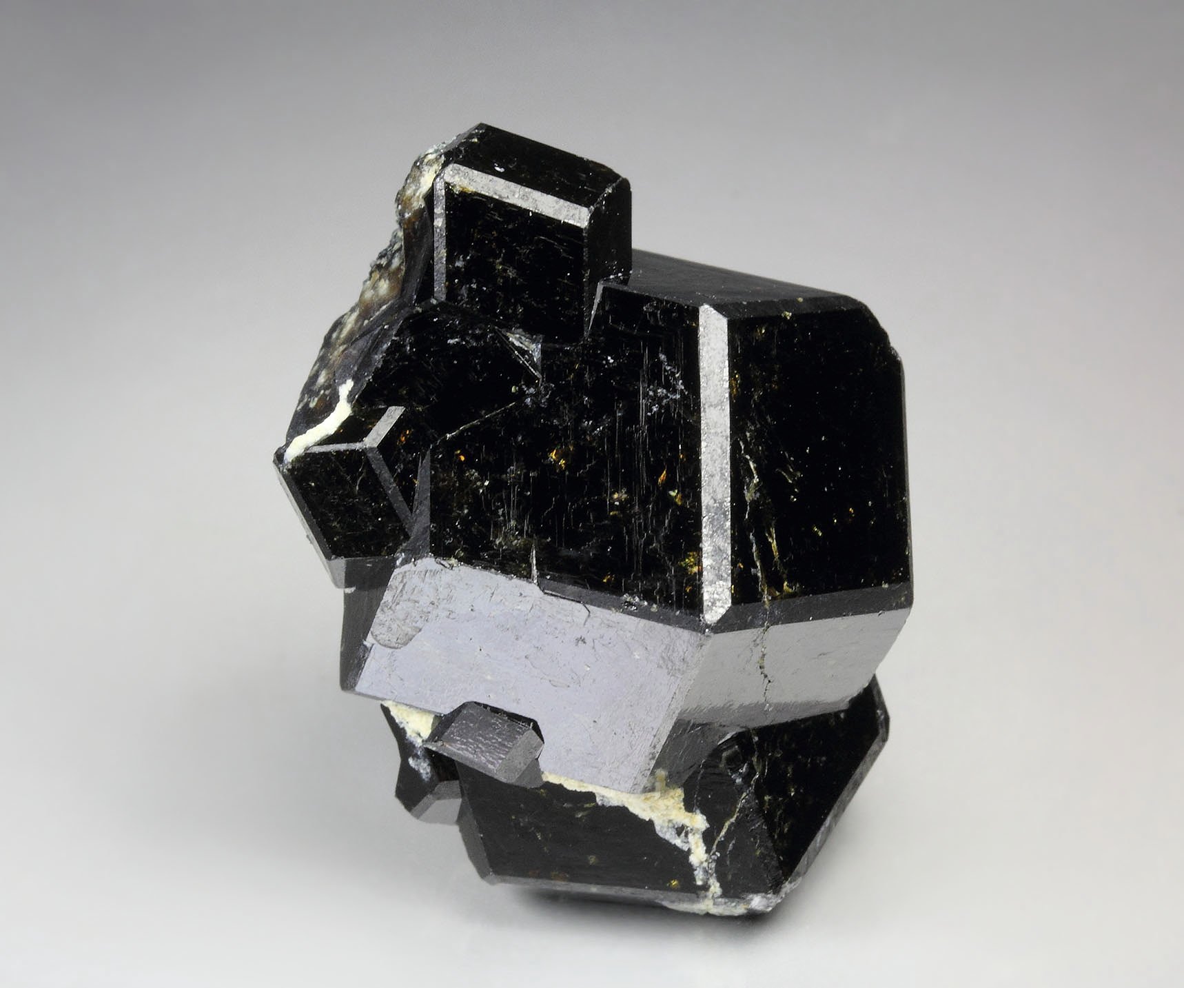 GARNET var. ANDRADITE var. MELANITE