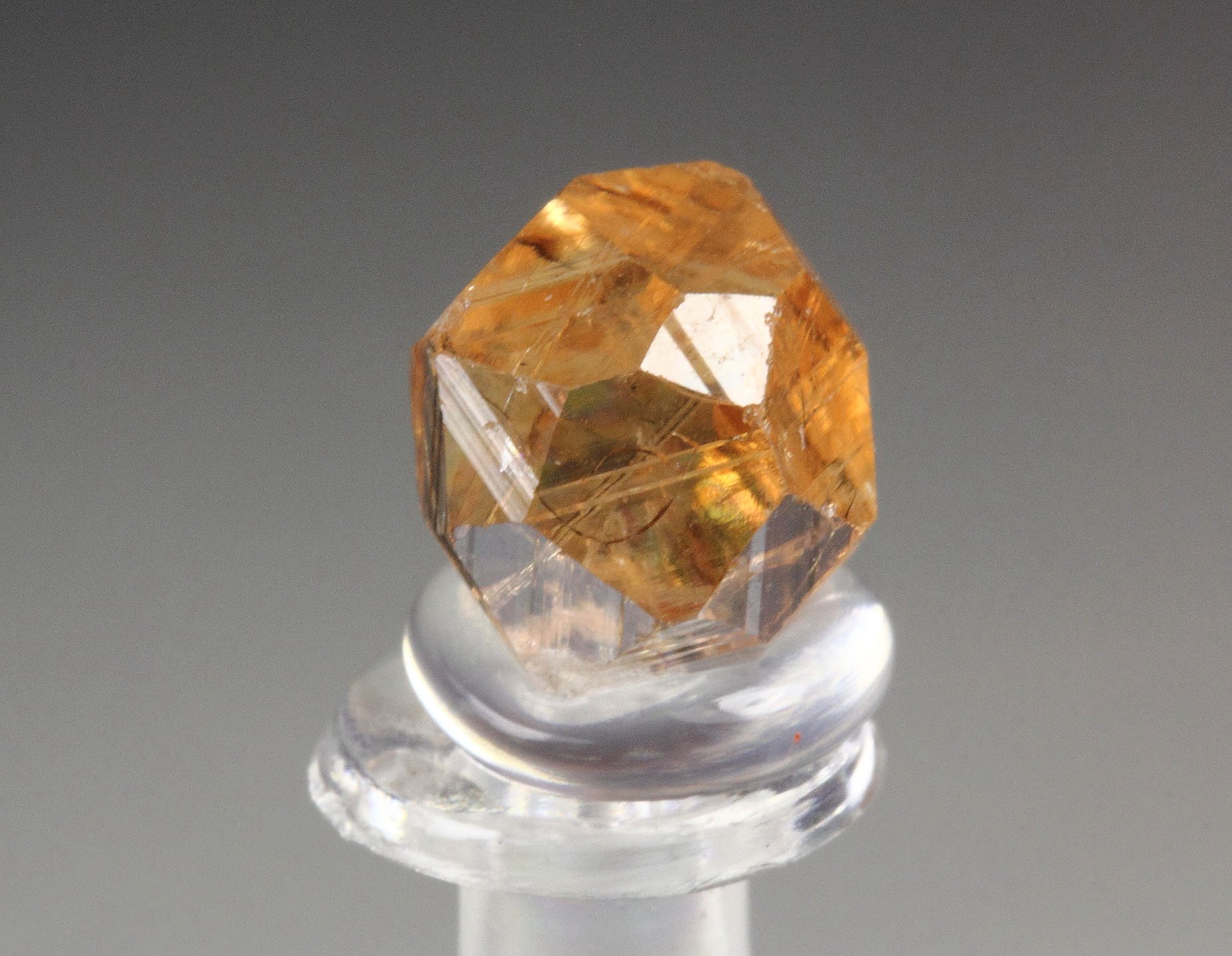 gem GARNET var. GROSSULAR