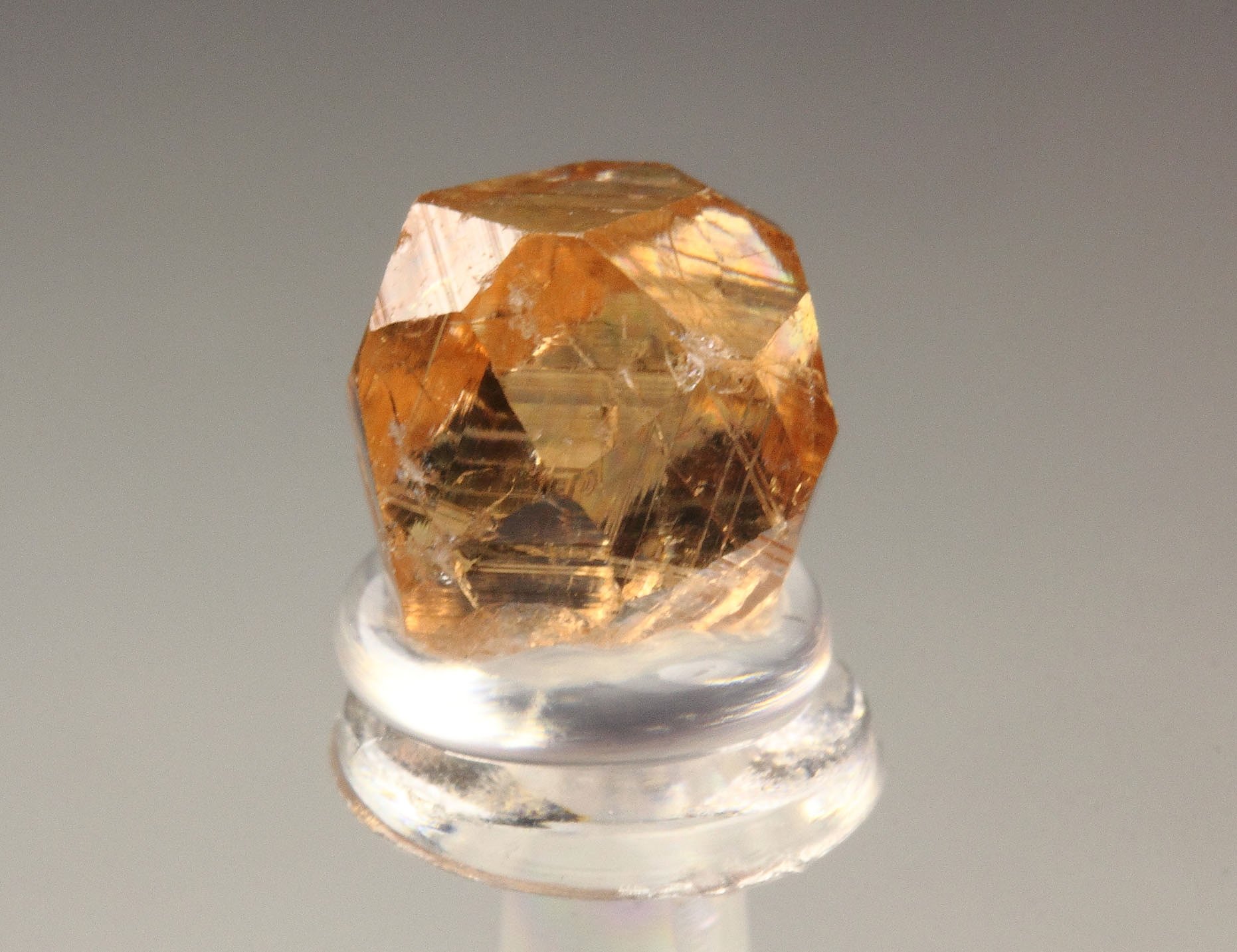 gem GARNET var. GROSSULAR