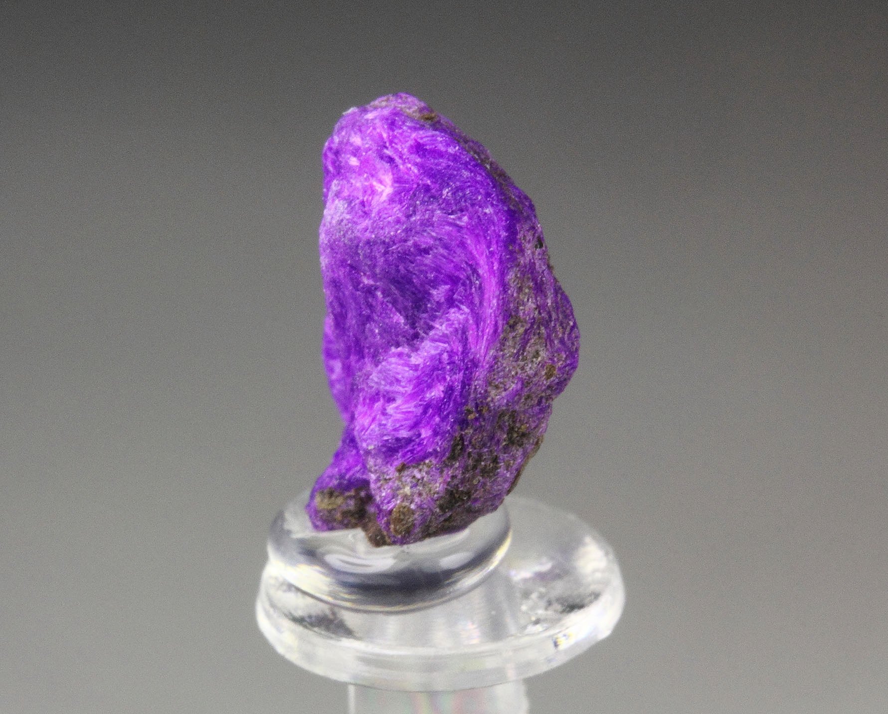 crystallized SUGILITE