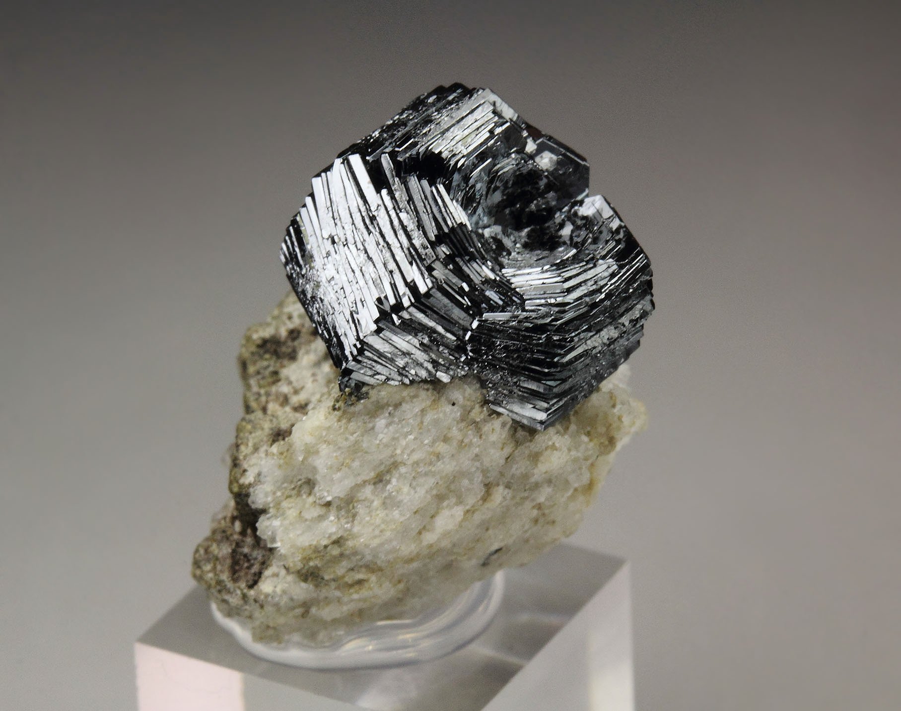 HEMATITE var. IRON ROSE