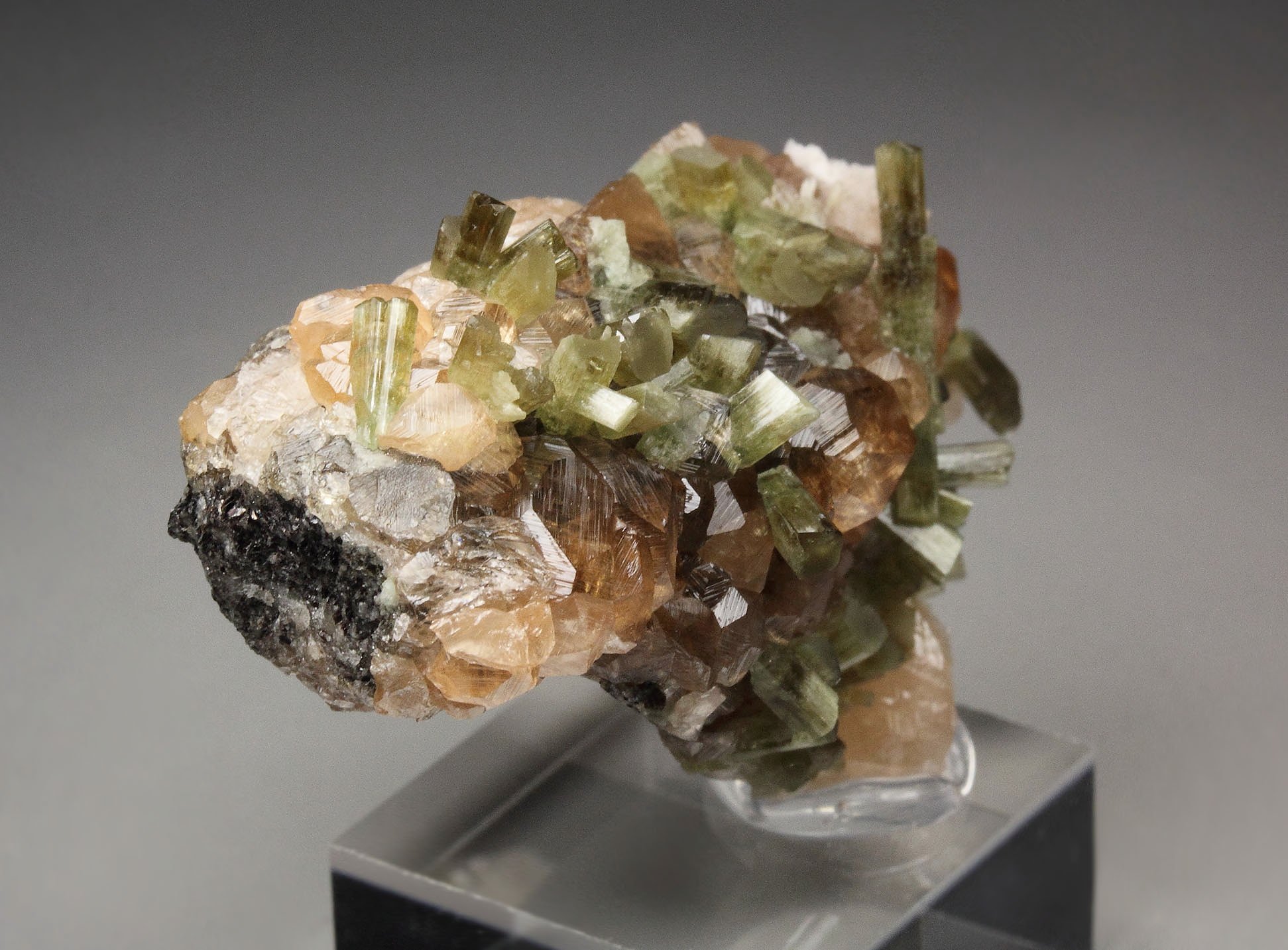 gem GARNET var. GROSSULAR, DIOPSIDE