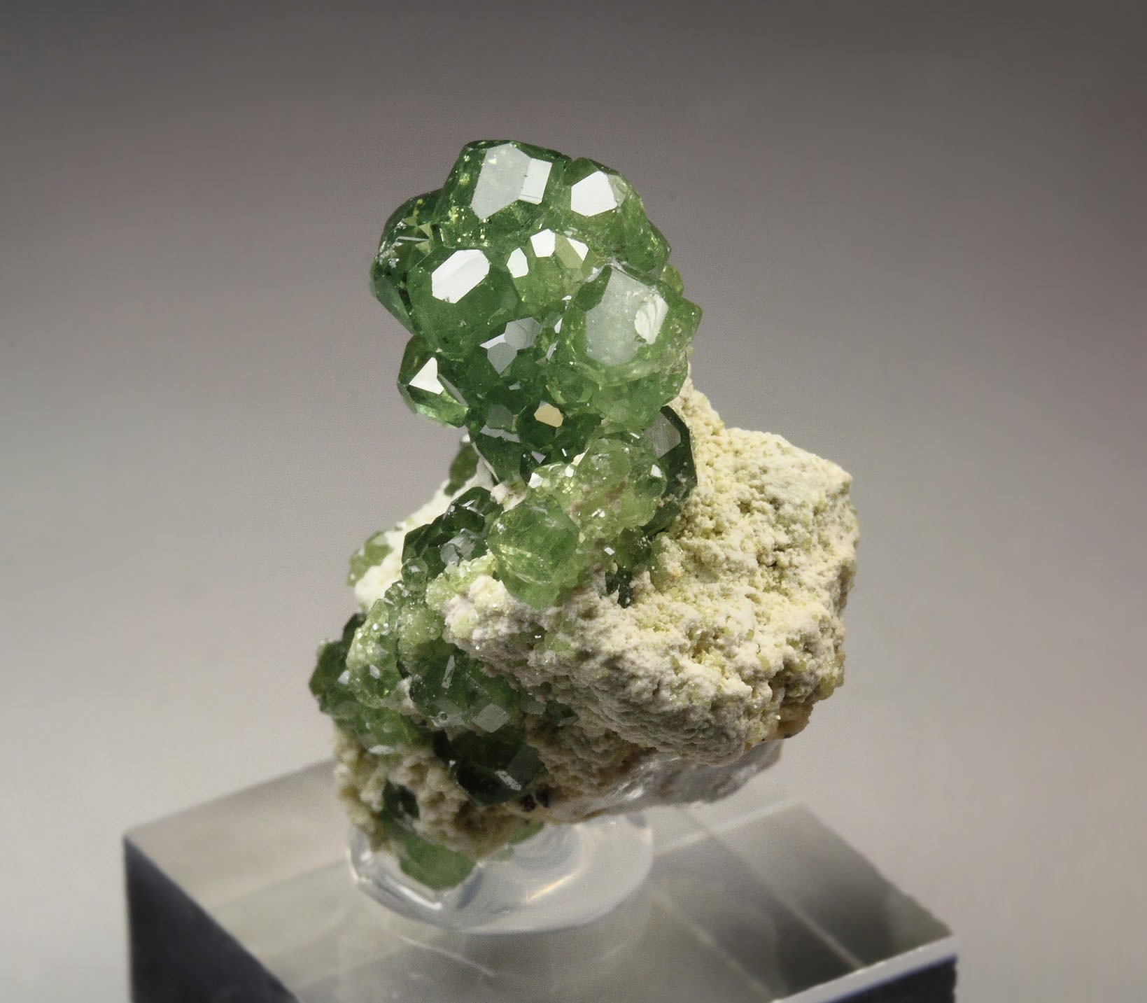 gem GARNET var. ANDRADITE var. DEMANTOID