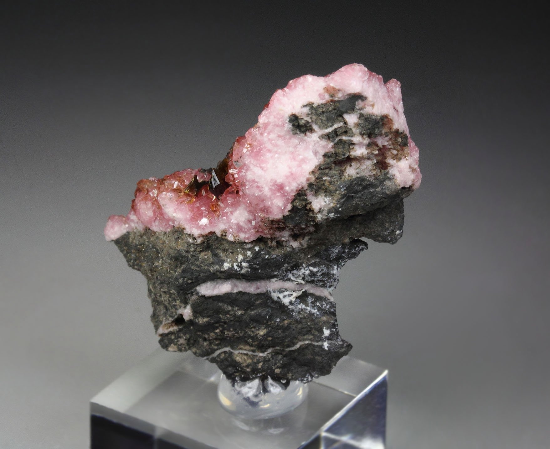 SHIGAITE, RHODOCHROSITE