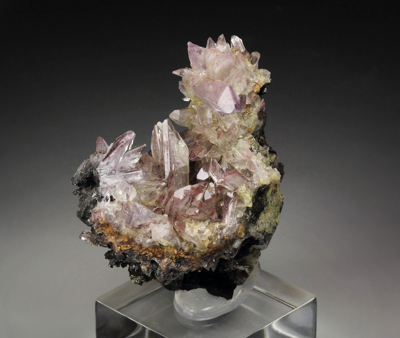 CREEDITE